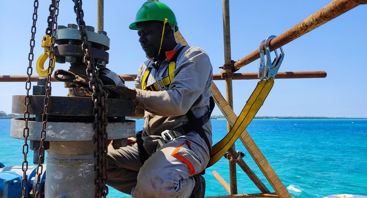 Pigging and inspection of facility flowlines at Songosongo Island, jointly by MABRO ENGINEERING (South Africa) & SCP ENGINEERING (Tanzania). 2