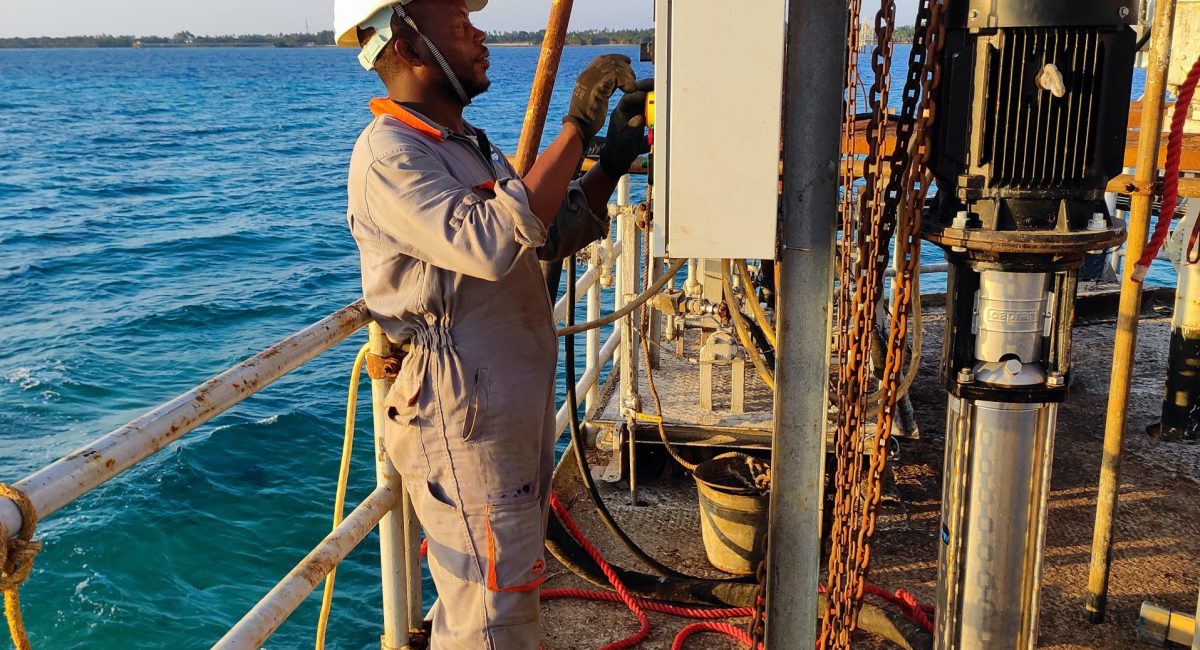 Pigging and inspection of facility flowlines at Songosongo Island, jointly by MABRO ENGINEERING (South Africa) & SCP ENGINEERING (Tanzania). 3